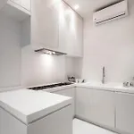 Luxury White * Rome